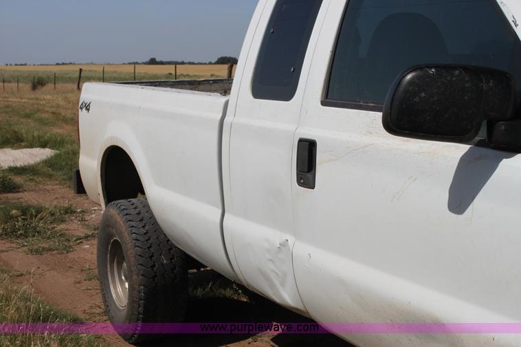 image for item H7421 2000 Ford F250 XL SuperCab pickup truck
