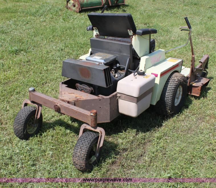 image for item H7469 Grasshopper 1822 ZTR lawn mower