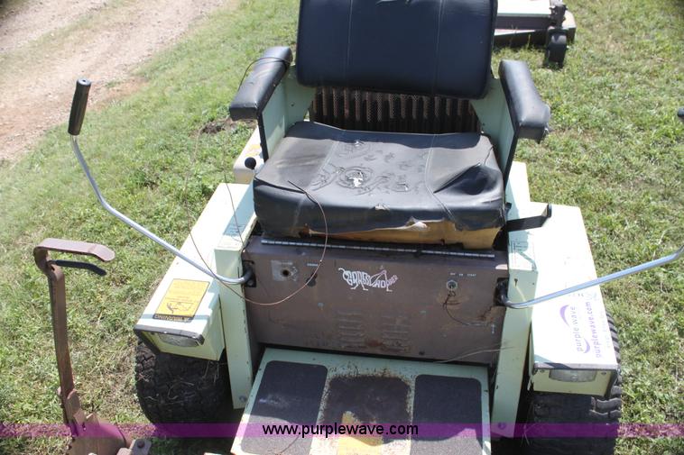 image for item H7469 Grasshopper 1822 ZTR lawn mower