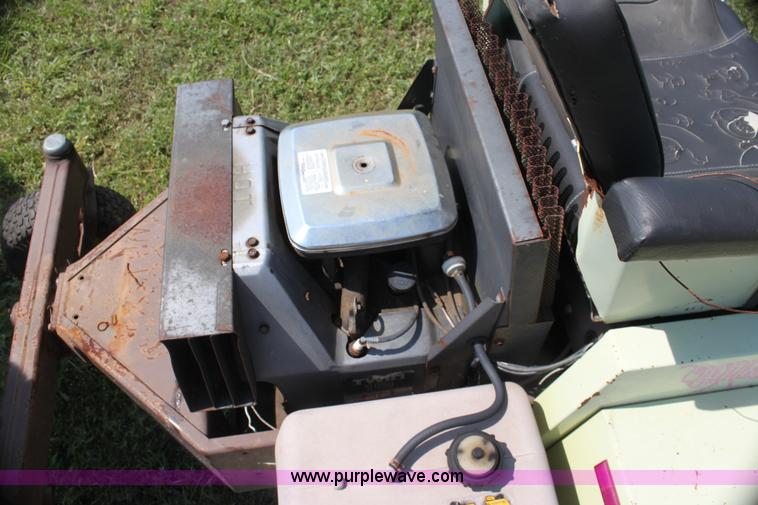 image for item H7469 Grasshopper 1822 ZTR lawn mower