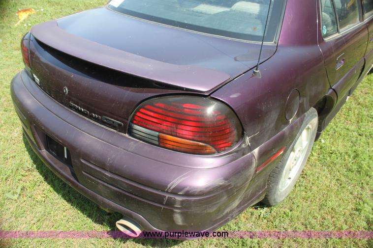 image for item H7472 1997 Pontiac Grand Am GT