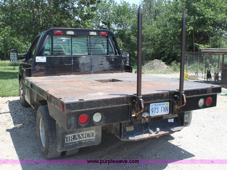 image for item H7476 1999 Ford F350 XLT flatbed truck