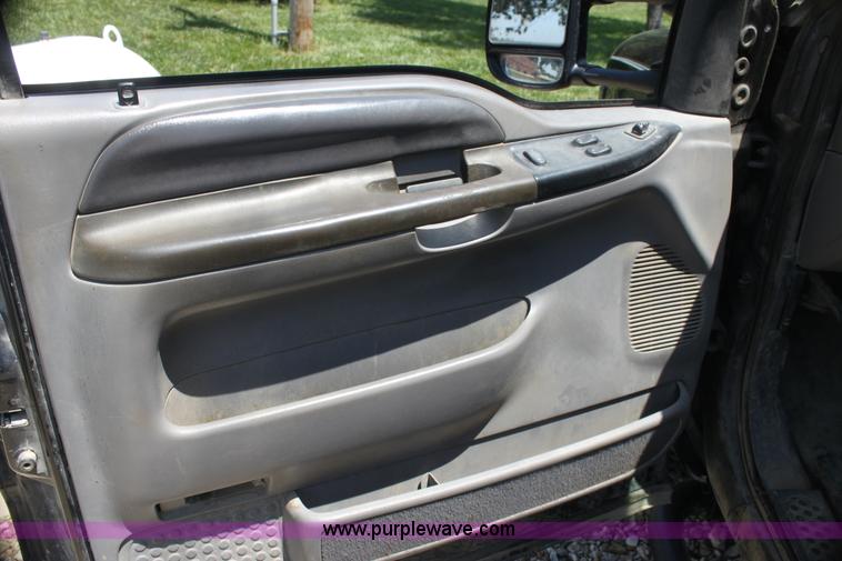 image for item H7476 1999 Ford F350 XLT flatbed truck