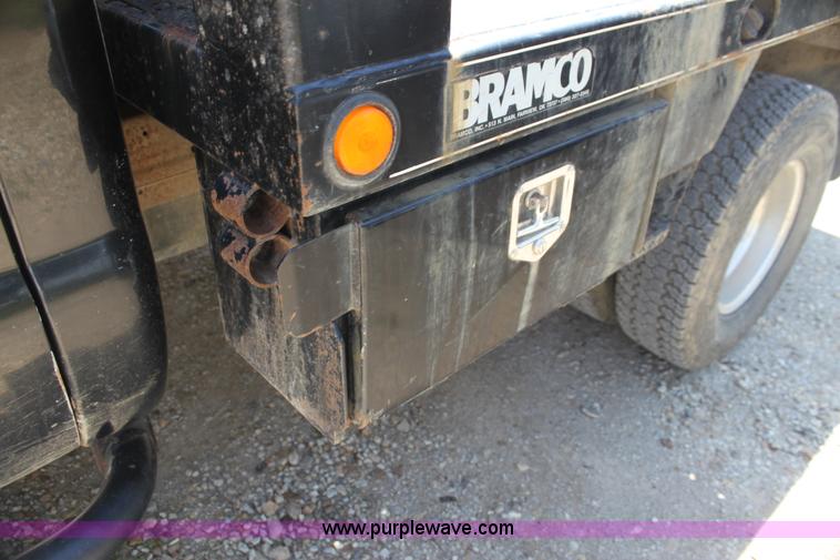 image for item H7476 1999 Ford F350 XLT flatbed truck