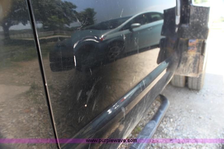 image for item H7476 1999 Ford F350 XLT flatbed truck