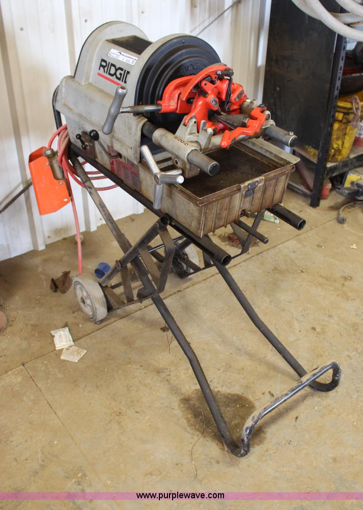 image for item X9253 Ridgid pipe threader with center lock