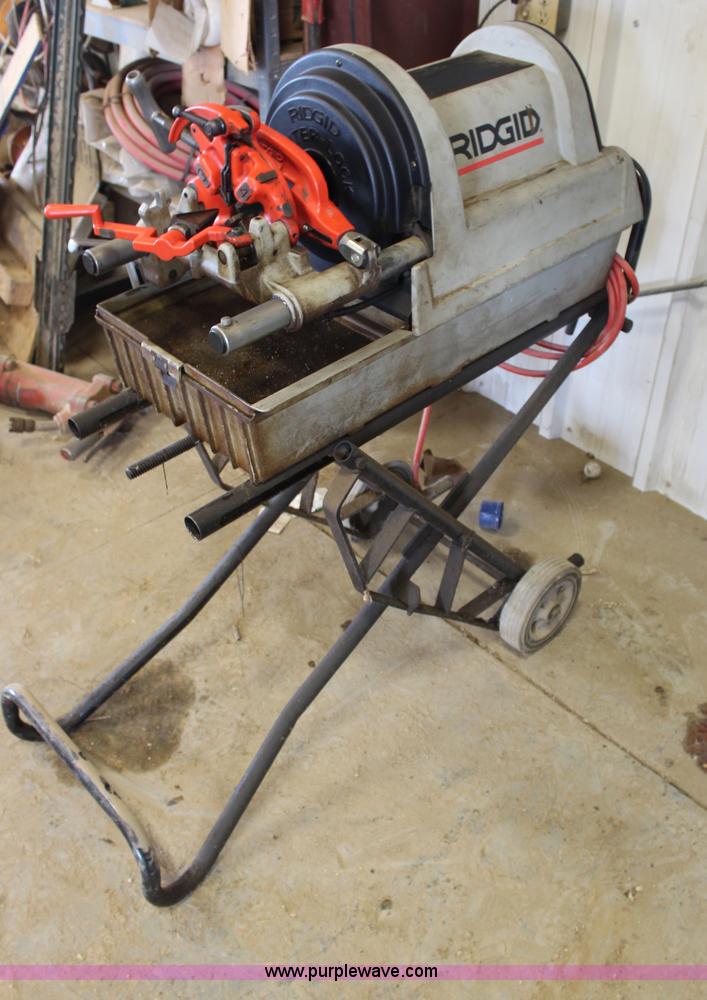 image for item X9253 Ridgid pipe threader with center lock