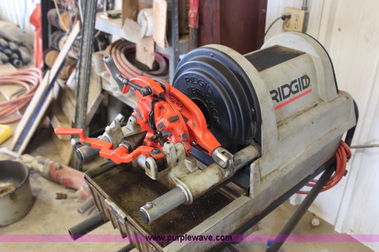 image for item X9253 Ridgid pipe threader with center lock