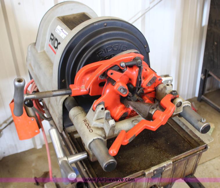 image for item X9253 Ridgid pipe threader with center lock