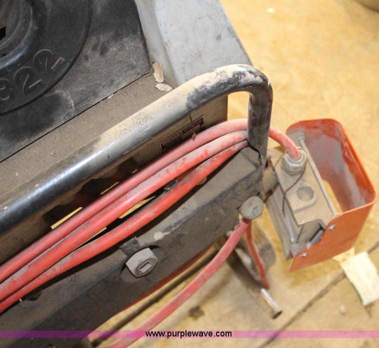 image for item X9253 Ridgid pipe threader with center lock