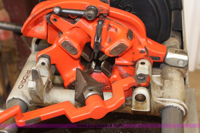 image for item X9253 Ridgid pipe threader with center lock