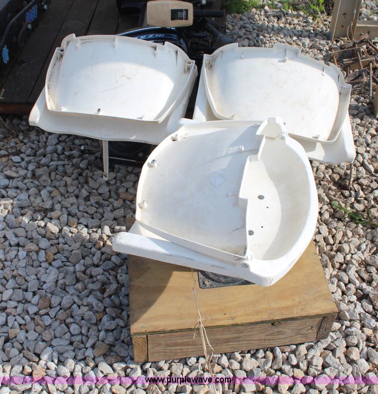 image for item X9261 Assorted boat parts