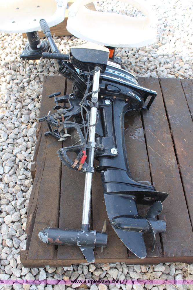 image for item X9261 Assorted boat parts