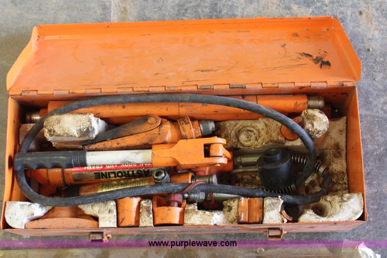 image for item X9263 Astroline four ton porta power