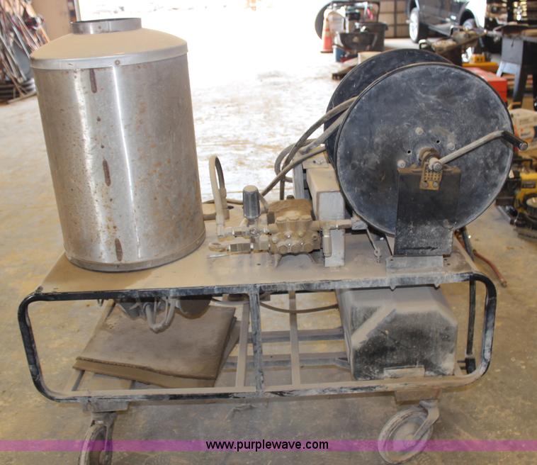 image for item X9264 Cyclone steam pressure washer