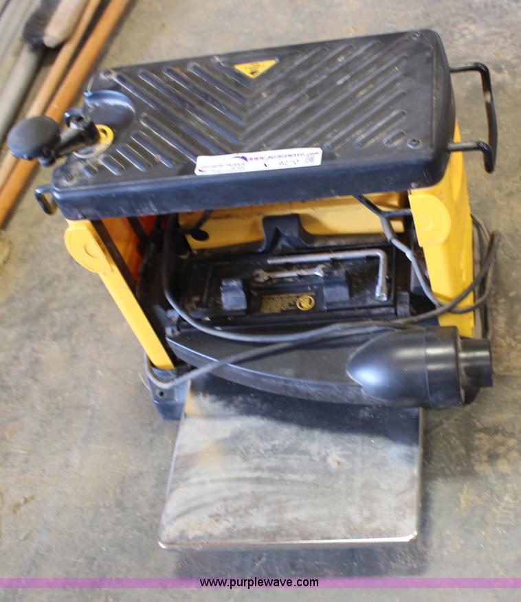 image for item X9270 DeWalt DW733 portable planer
