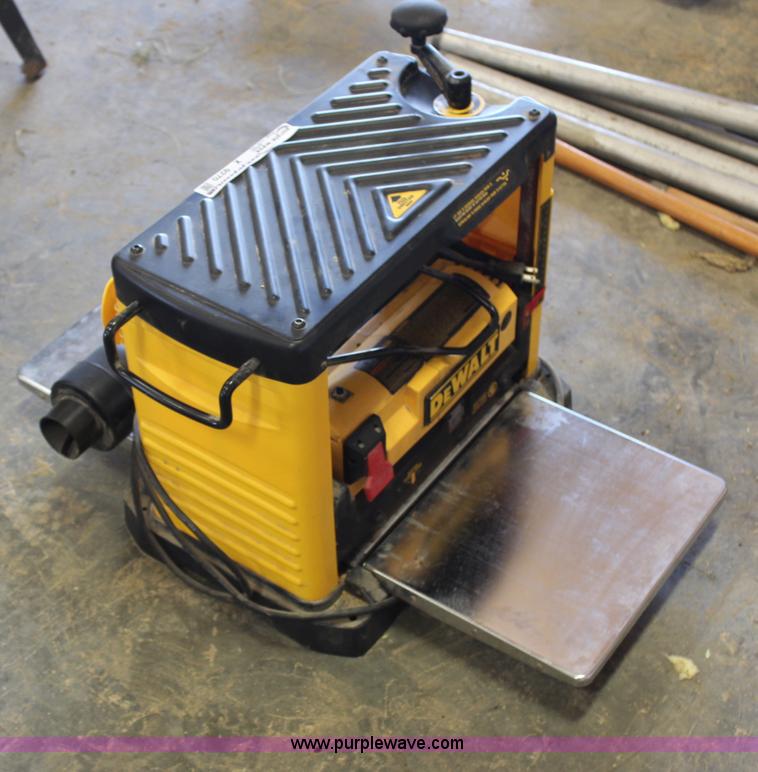 image for item X9270 DeWalt DW733 portable planer