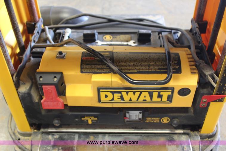 image for item X9270 DeWalt DW733 portable planer