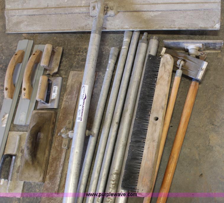 image for item X9271 Assorted concrete tools