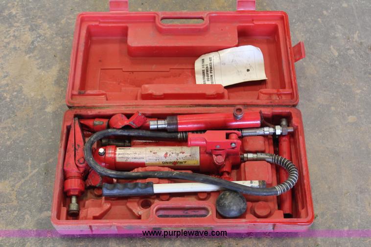 image for item X9275 10 ton porta power with case