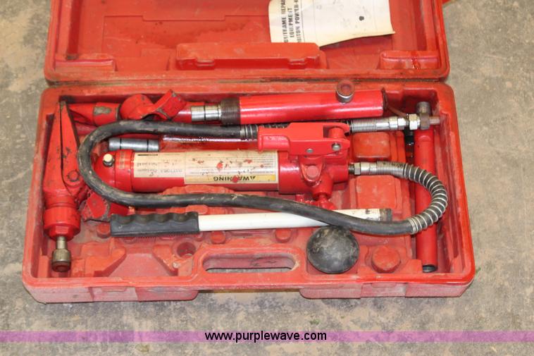 image for item X9275 10 ton porta power with case