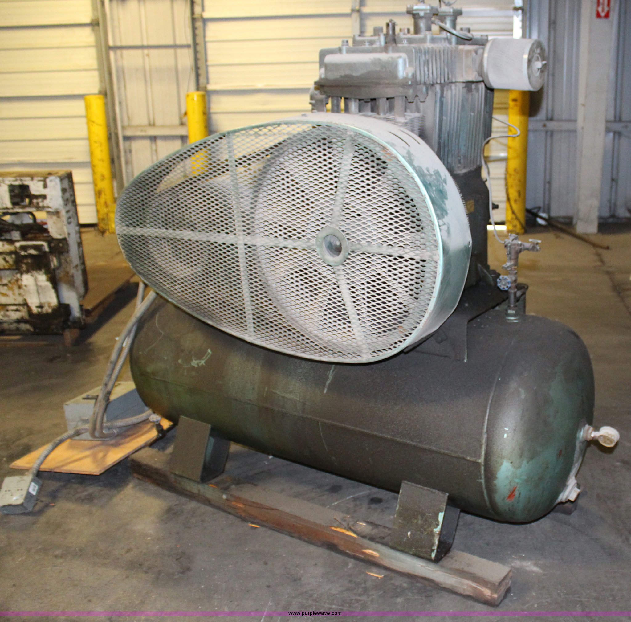 Industrial air compressor in Kansas City, MO Item G5213 sold Purple