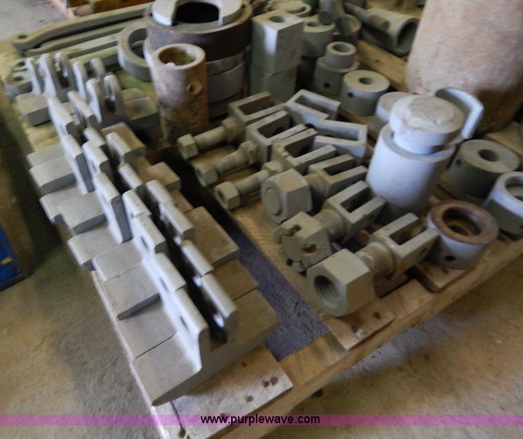 image for item AC9486 Sprocket and steering clutch tools