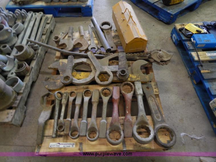 Assorted heavy equipment tools in Kansas City, MO Item AC9489 sold