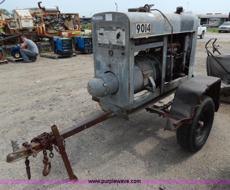 image for item AE9814 Lincoln SA-200 F-163 portable arc welder