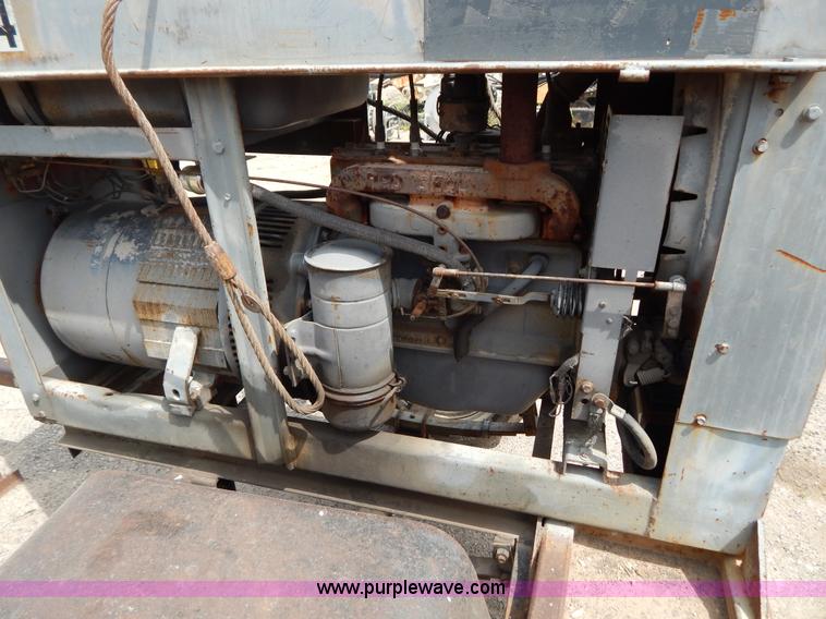 image for item AE9814 Lincoln SA-200 F-163 portable arc welder