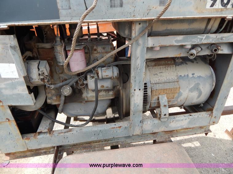 image for item AE9814 Lincoln SA-200 F-163 portable arc welder