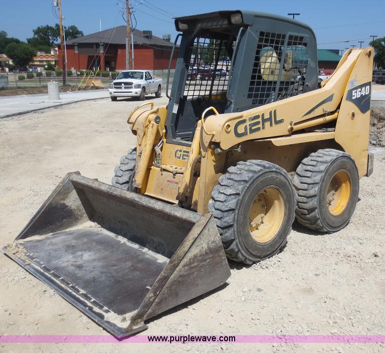 image for item D5848 Gehl 5640 skid steer