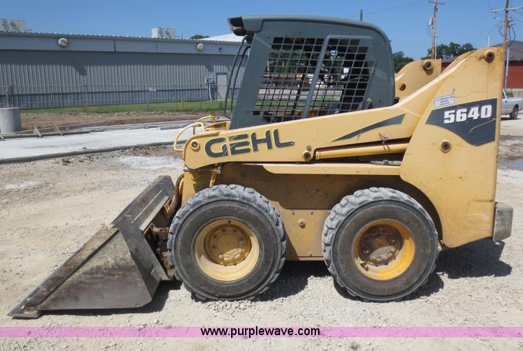 image for item D5848 Gehl 5640 skid steer