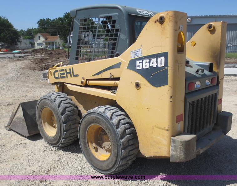 image for item D5848 Gehl 5640 skid steer