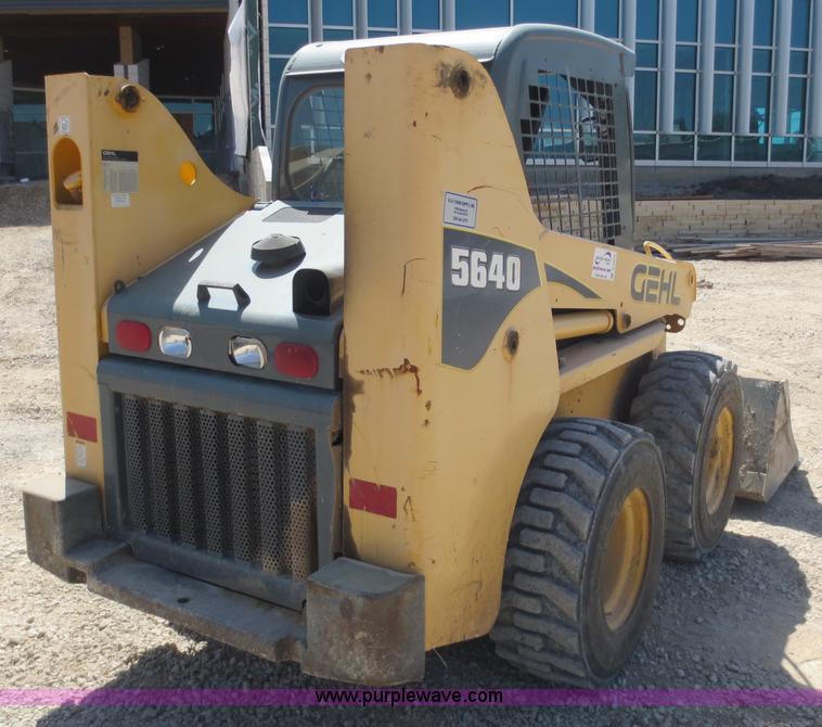 image for item D5848 Gehl 5640 skid steer