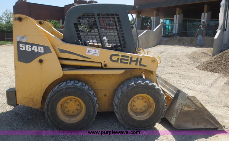 image for item D5848 Gehl 5640 skid steer