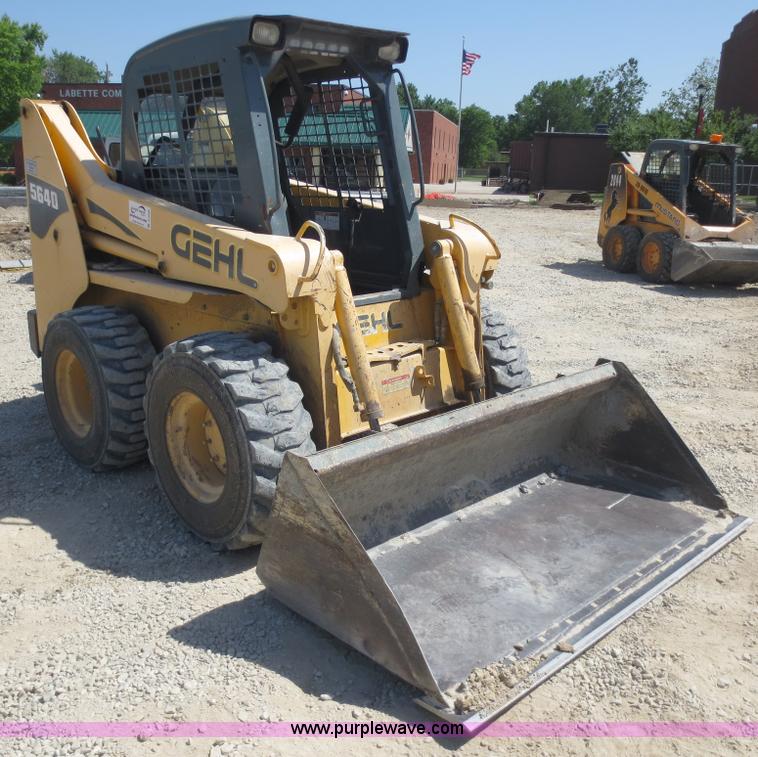 image for item D5848 Gehl 5640 skid steer