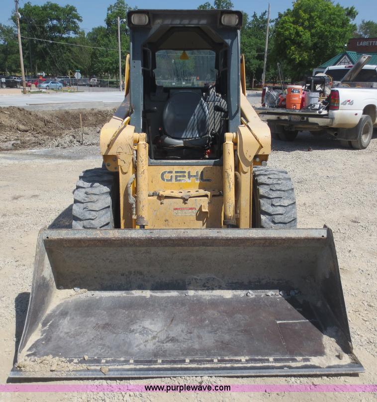 image for item D5848 Gehl 5640 skid steer
