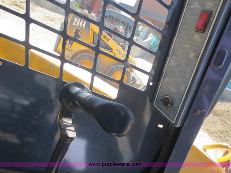 image for item D5848 Gehl 5640 skid steer