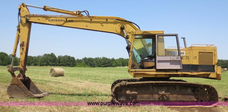 image for item D5864 1986 Caterpillar 225 excavator