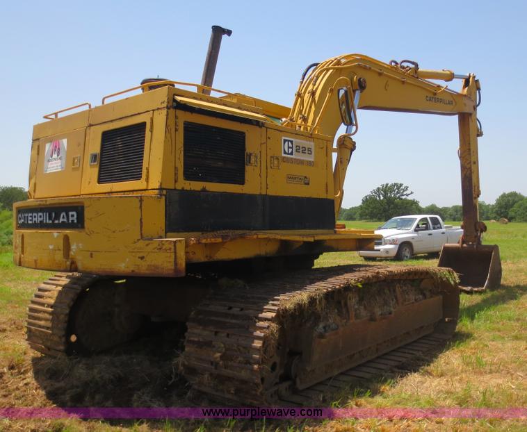 image for item D5864 1986 Caterpillar 225 excavator