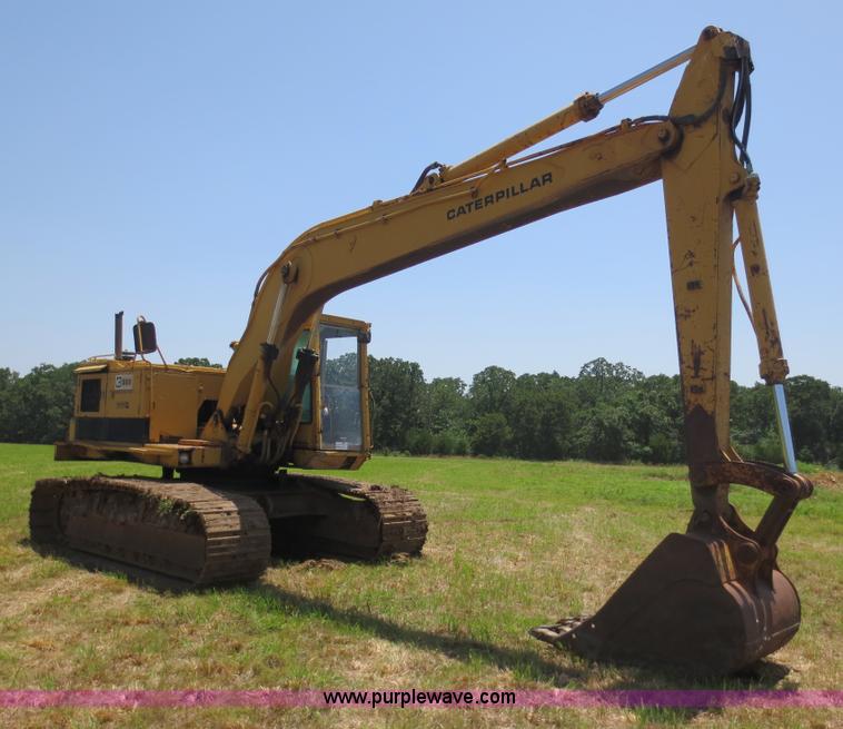 image for item D5864 1986 Caterpillar 225 excavator