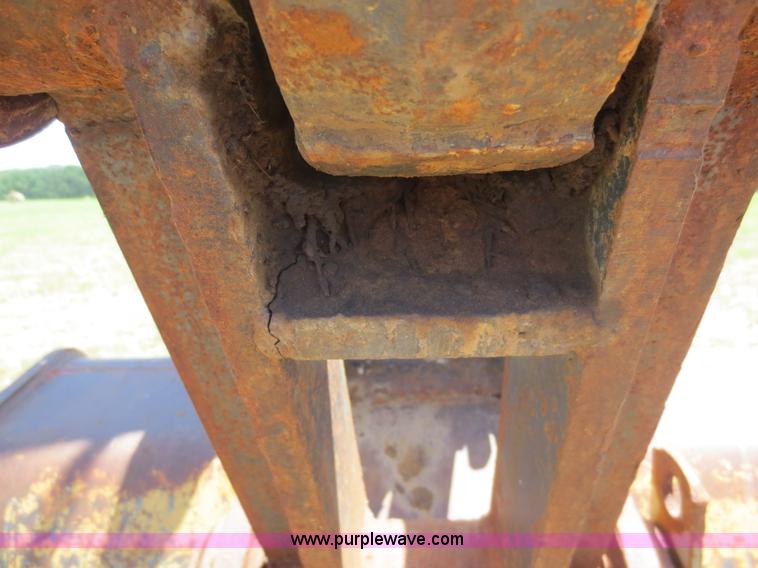 image for item D5864 1986 Caterpillar 225 excavator