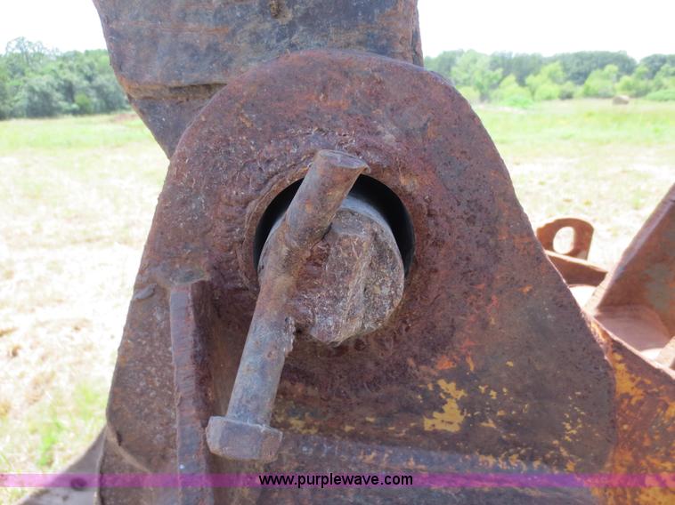 image for item D5864 1986 Caterpillar 225 excavator