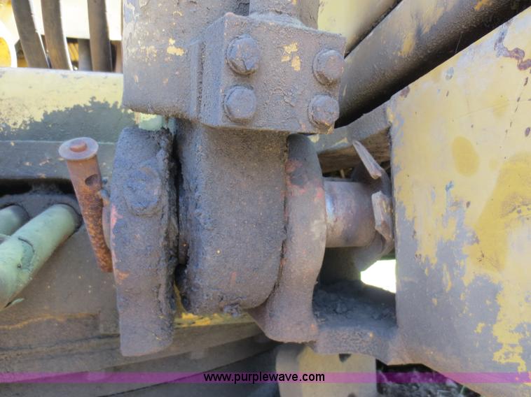 image for item D5864 1986 Caterpillar 225 excavator