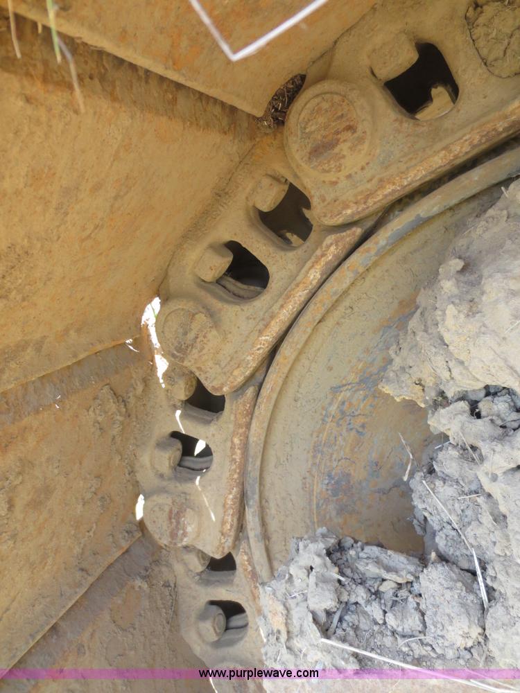 image for item D5864 1986 Caterpillar 225 excavator