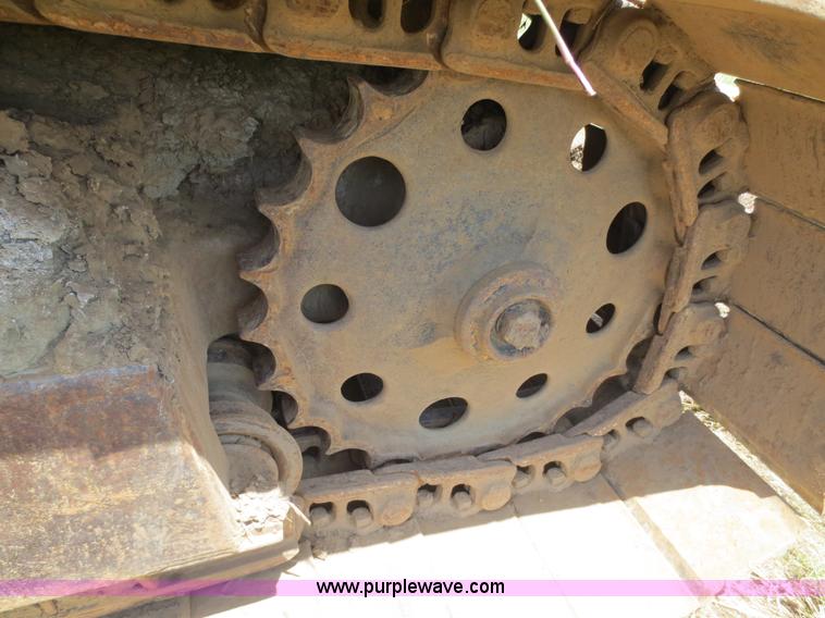 image for item D5864 1986 Caterpillar 225 excavator