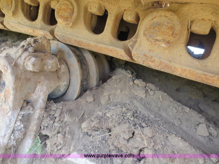 image for item D5864 1986 Caterpillar 225 excavator