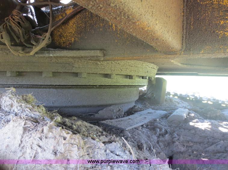 image for item D5864 1986 Caterpillar 225 excavator