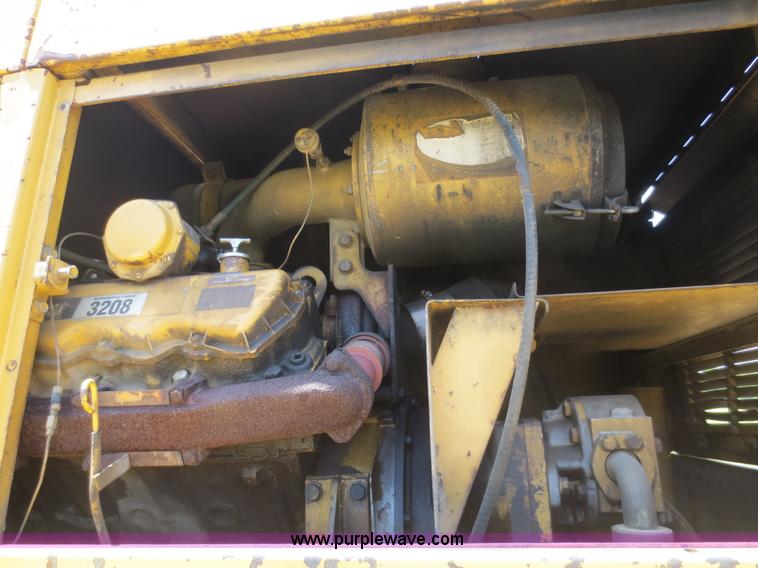 image for item D5864 1986 Caterpillar 225 excavator